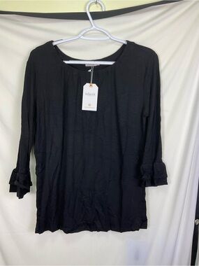 Inherit Essential Ruffled 3/4 Sleeve Top - Black